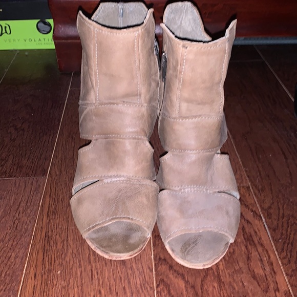 Free People Shoes - Free People women’s 38